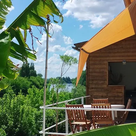 Maison Bord Riviere Avec Vue Holiday home *